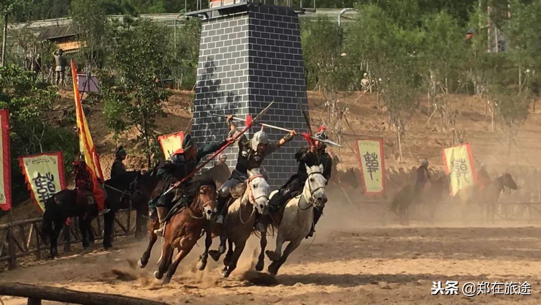 一个很好玩儿的地方「中原雪乡墨子古街」坐着火车穿越童话世界！