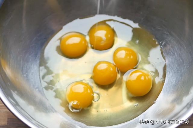 6-12岁儿童自己做蛋糕2个鸡蛋,新手蛋糕最简单做法5个鸡蛋