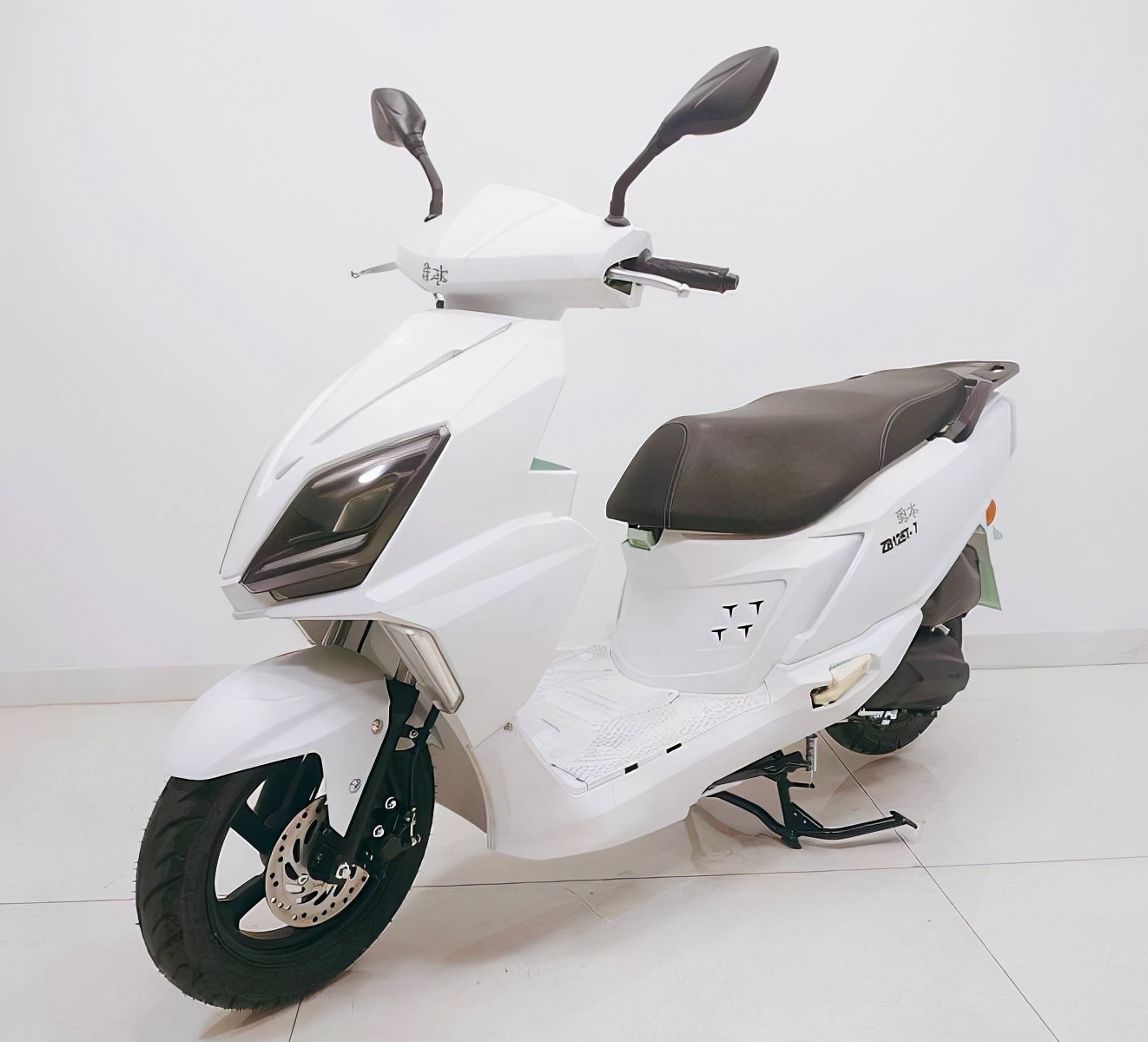 本田踏板pcx160对比155,本田pcx160和铃木150