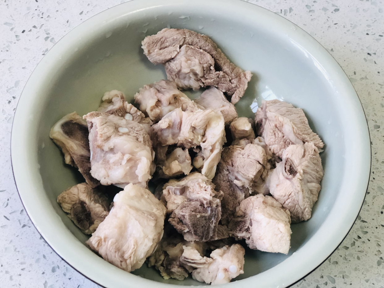 做冬瓜排骨汤要不要放桂皮,做冬瓜排骨汤排骨要用冷水泡多久