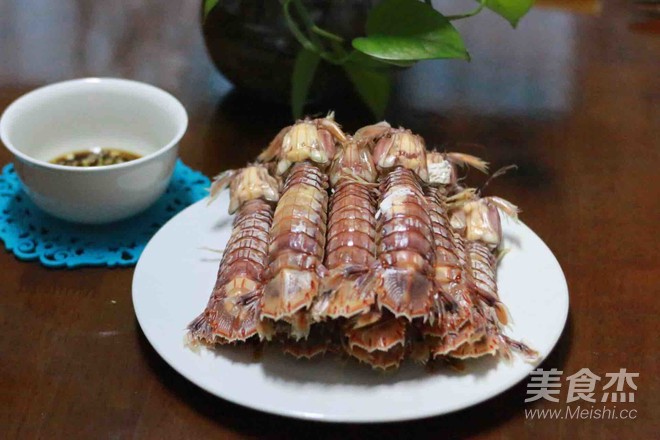 皮皮虾不剥壳直接吃,3秒剥一个皮皮虾