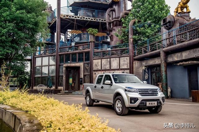 长城皮卡再添帮手，风骏5柴油国六上市8.48万起，2.0T动力320N·m