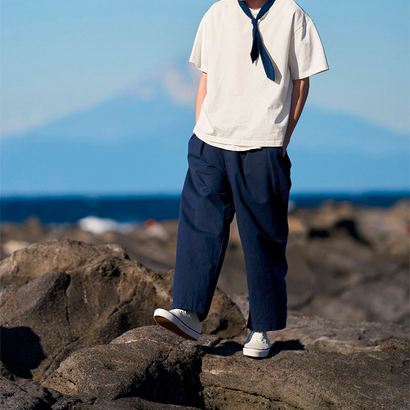 男牛仔裤搭配匡威帆布鞋,匡威帆布鞋搭配什么裤子最好看