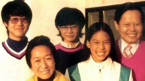 杨振宁和第1任夫人婚姻多少年,杨振宁原配杜致礼出身名门