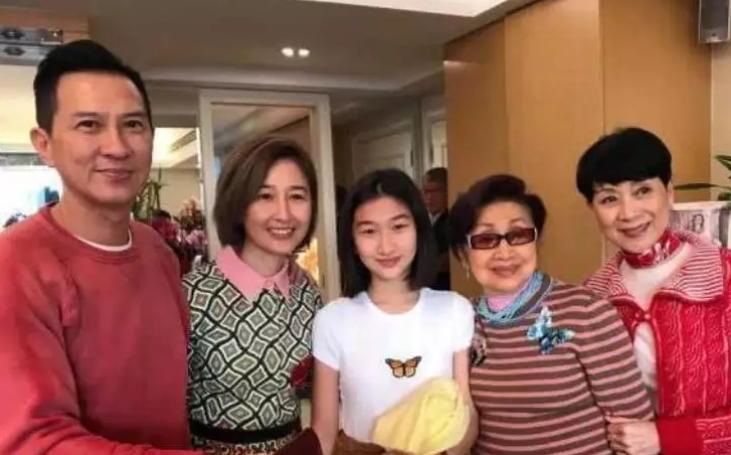 张家辉关咏荷夫妻近况,张家辉关咏荷结婚