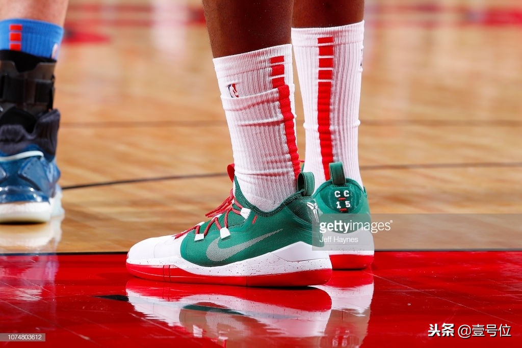 圣诞大战球鞋上脚,2010圣诞大战科比上脚球鞋