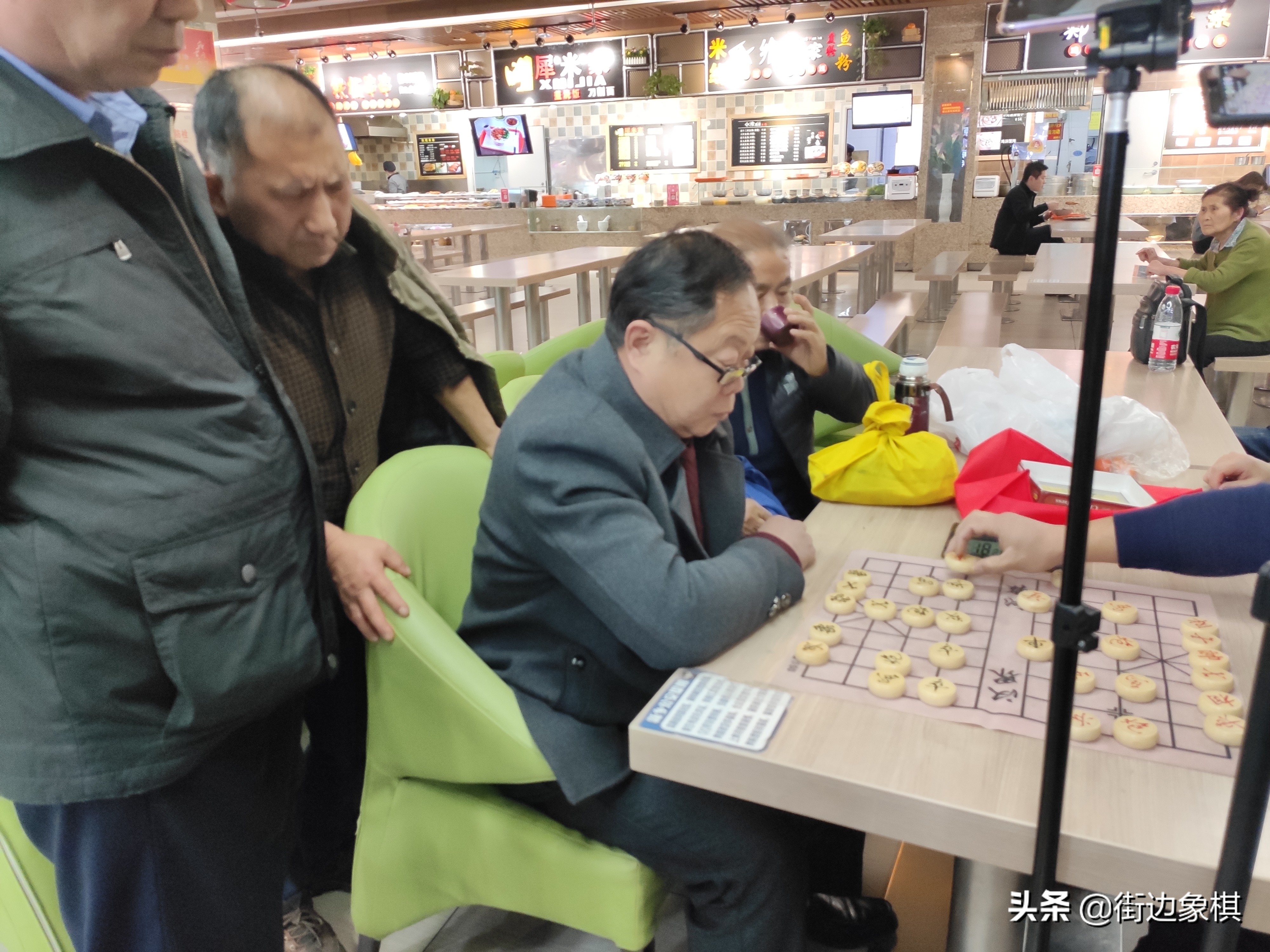 20191203新乡象棋业余爱好者的下棋风采