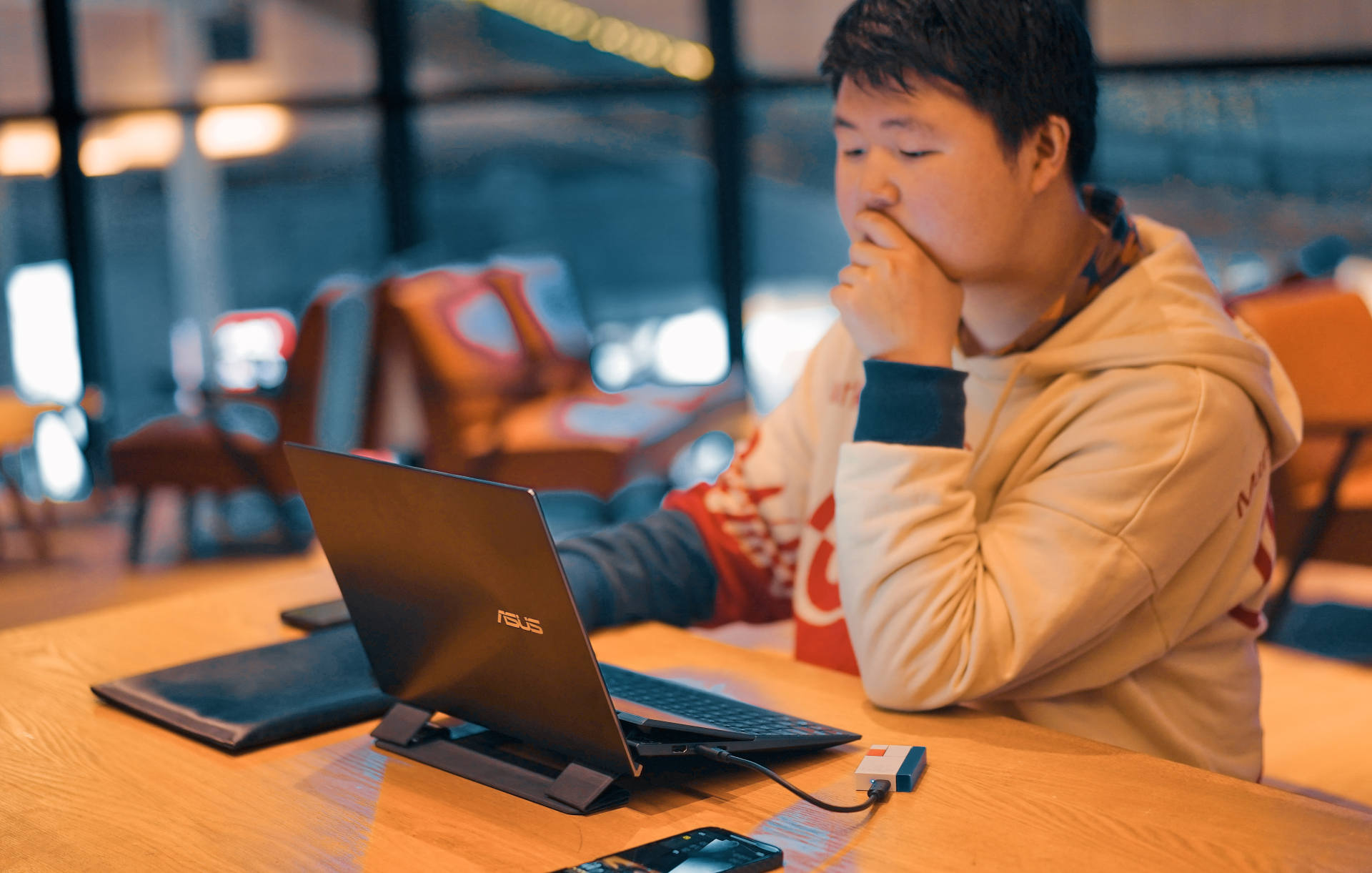 华硕灵耀x双屏笔记本到底怎么用,华硕灵耀x双屏笔记本评测