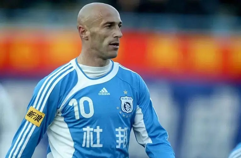 国足教练扬科维奇是实德哪个外援,大连实德扬科维奇与天津刘学宇