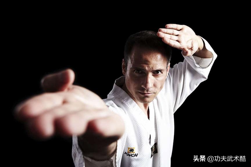 跆拳道街头实战视频,跆拳道街头实战腿法