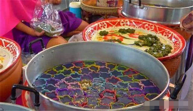 美女大学生街头卖小吃,女学生街头卖小吃