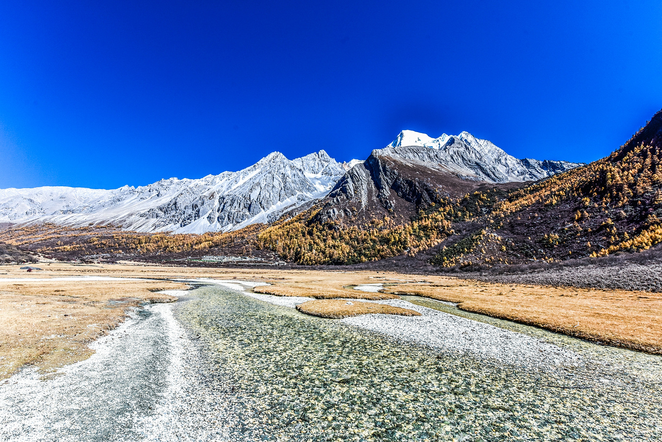 四川甘孜的亚丁稻城,四川稻城亚丁蓝色星球上的净土