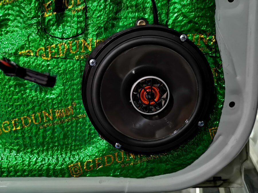 现代悦动改音响视频,现代悦动隔音改装方法