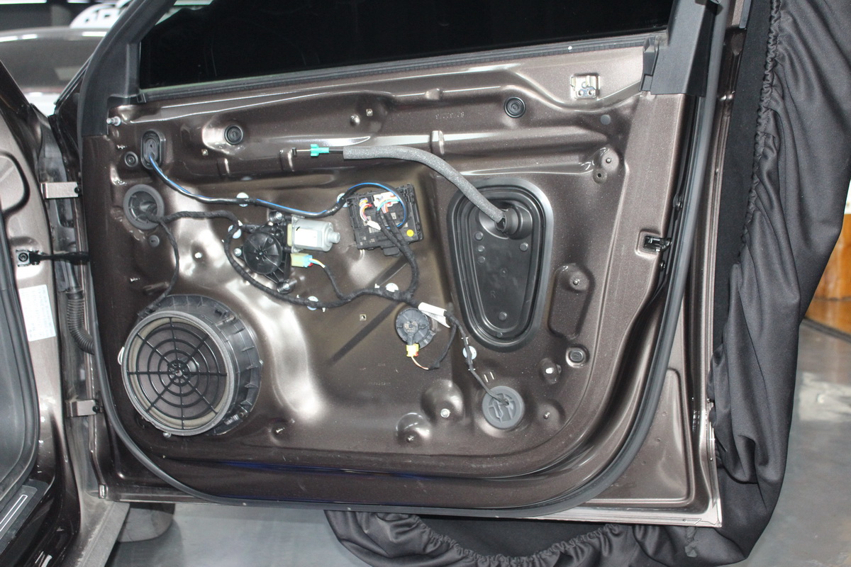 奥迪a4l改装一万块内饰,奥迪a4l改装音响多少钱