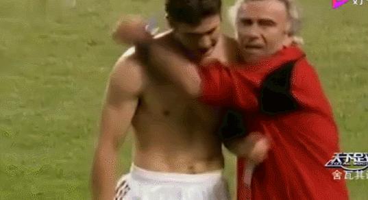 足坛退役最晚的人,足坛现役老将球员排名前十