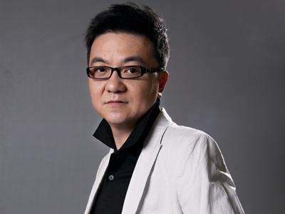 各大评论员评价董路,董路是如何成为一名足球解说员