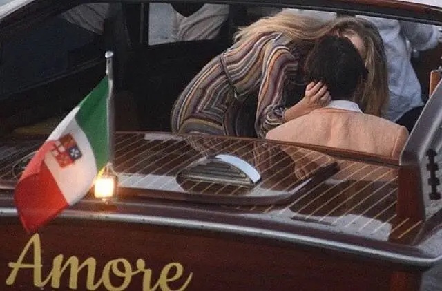 德普和艾梅柏到底怎么回事,德普和艾梅柏法庭完整版解说