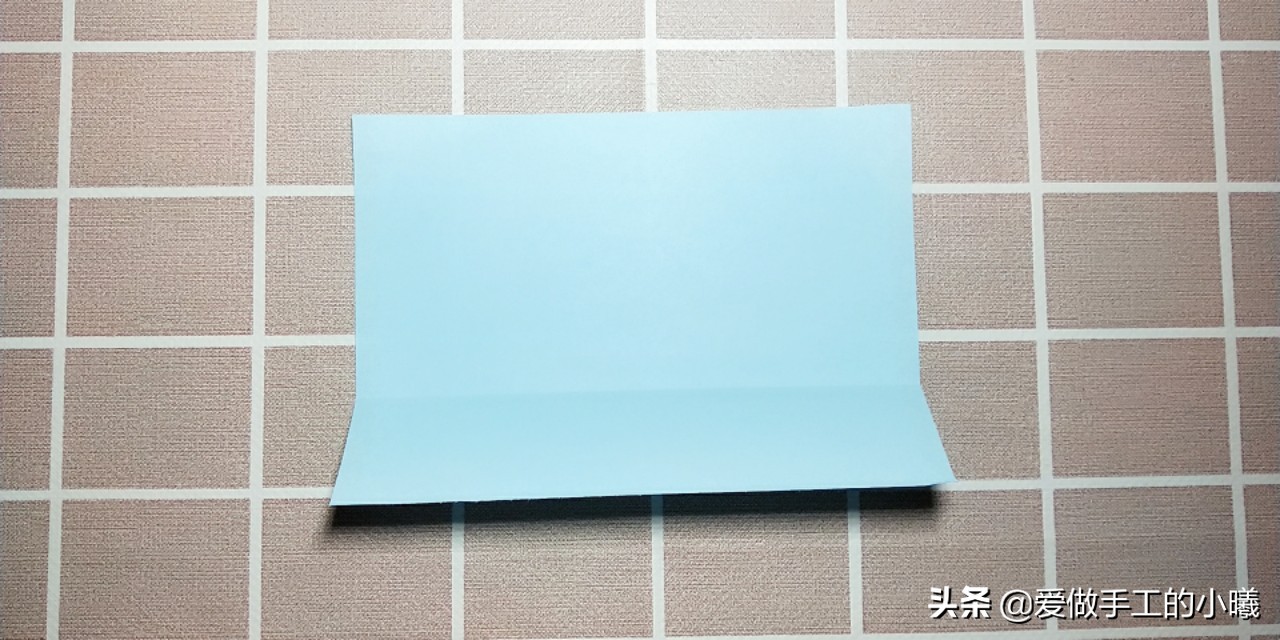 儿童折纸简单手工幼儿园蝴蝶结,蝴蝶结手工折纸超简单正方形纸