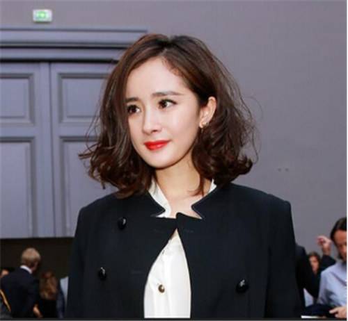 颜值高的女明星照，杨幂和郑爽短发谁更好看，你最喜欢谁呢？