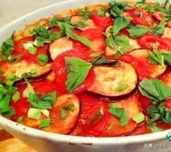 为啥俄罗斯大汉总是背着老婆钻树林？