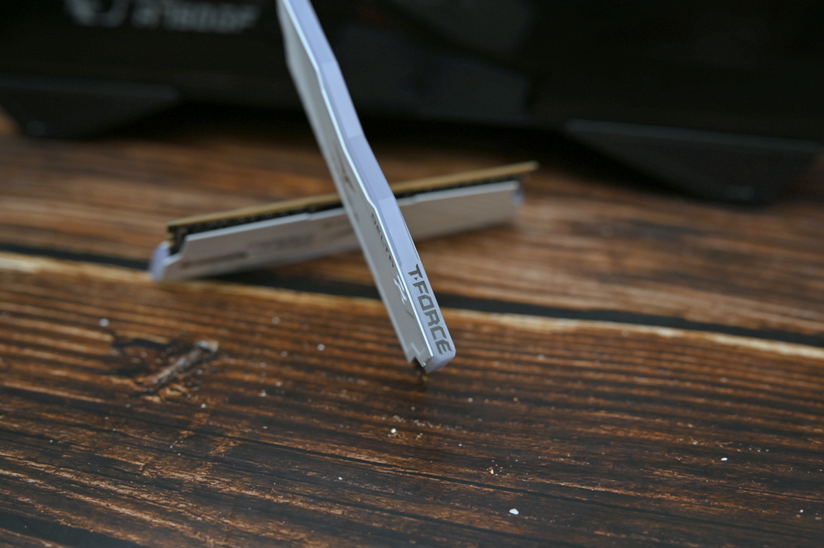 微星宙斯盾z5,宙斯盾z5加机械硬盘