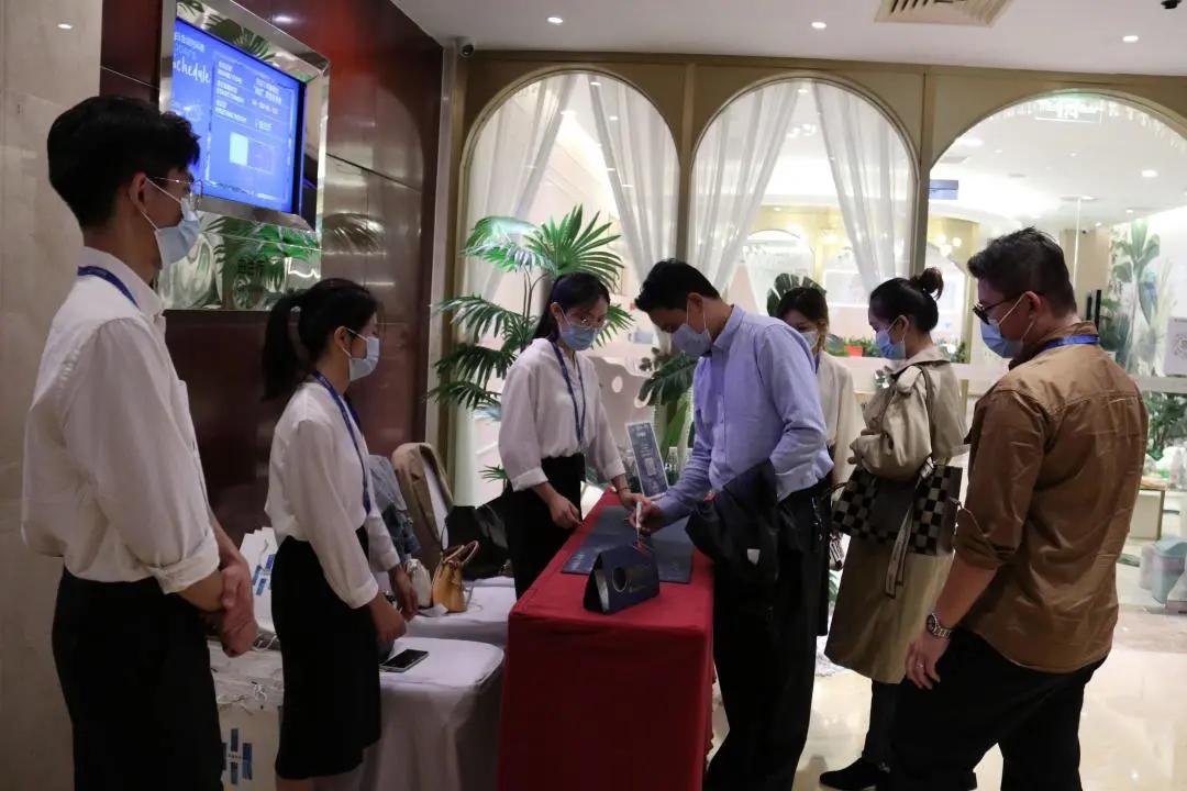 骞垮窞鍗庣堪鏁欒偛绉戞妧鑲′唤鏈夐檺鍏徃,鍗庣堪绉戞妧