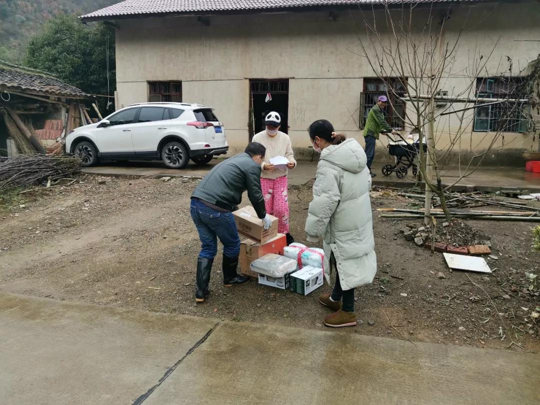 一张小小的连心卡,一张小的连心卡