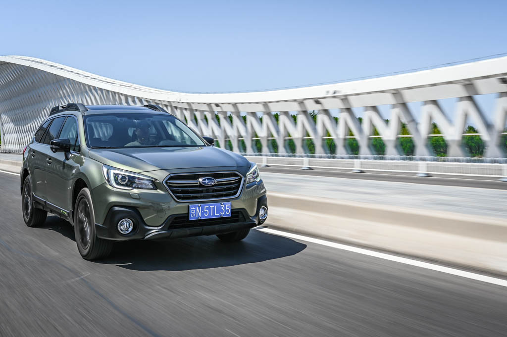 2020款斯巴鲁傲虎特装版黑色,斯巴鲁傲虎2021款特装版