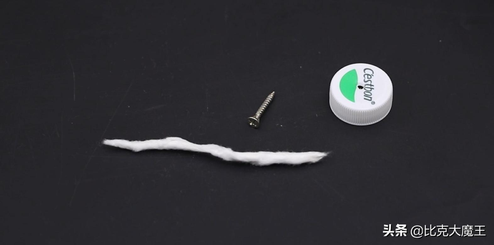 如何用塑料瓶做自动浇花神器,用塑料瓶做自动浇花器