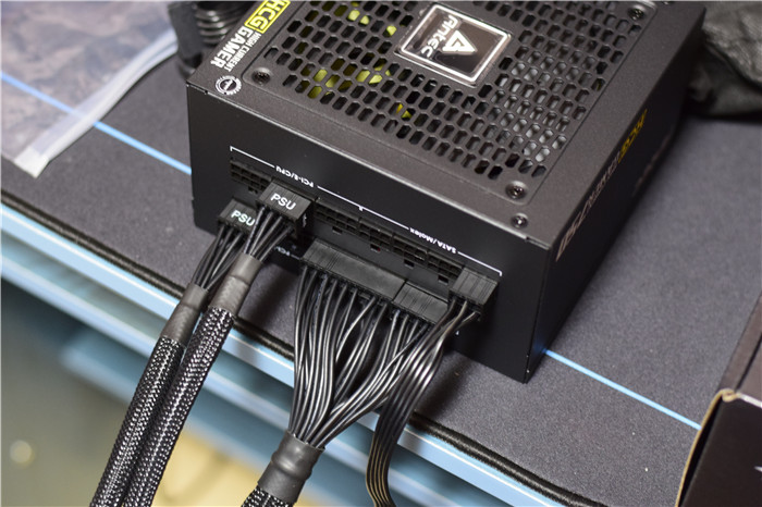 i79700kf配什么显示器,i79700k配置用什么显示器