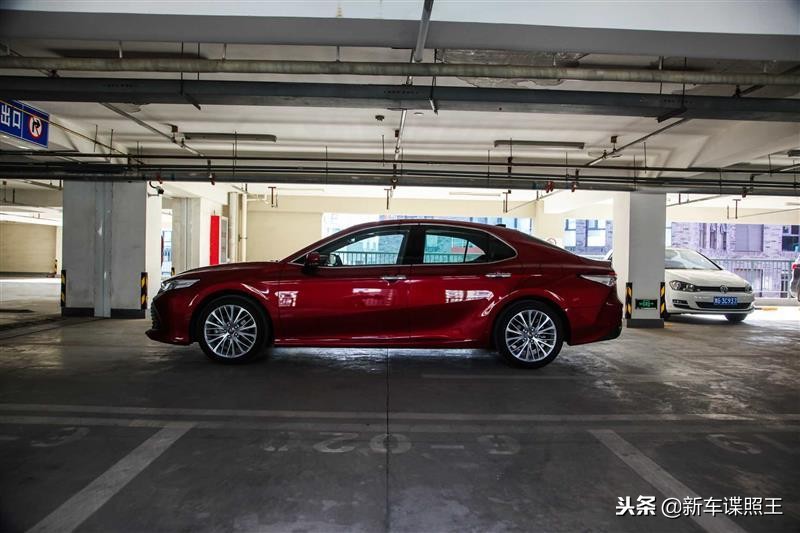 到底有多运动?不再中庸的8代丰田凯美瑞试驾