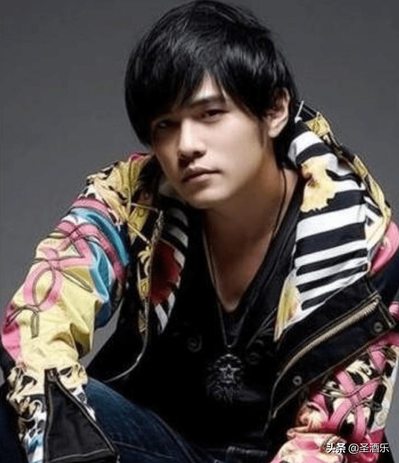 刘德华火起来靠的是电影还是唱歌,刘德华为什么能火那么多年