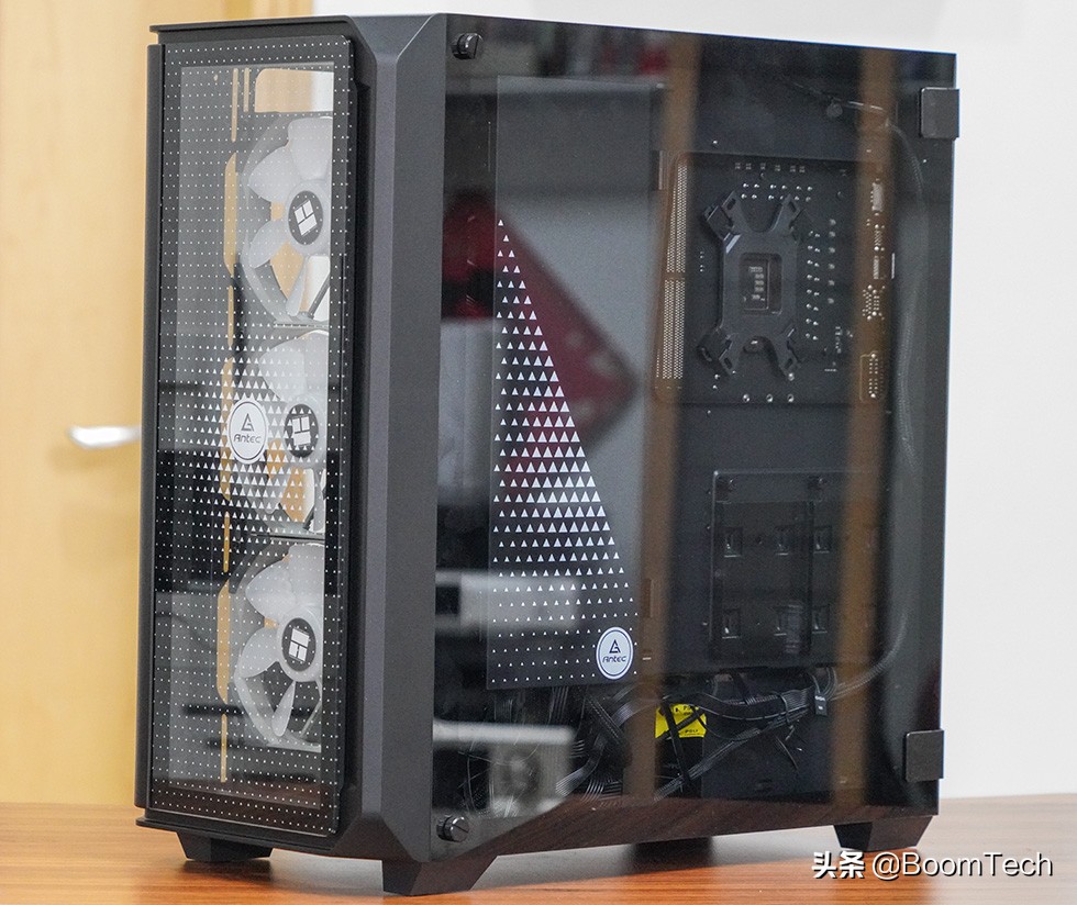 不对称设计点缀安钛克NX1000机箱体验