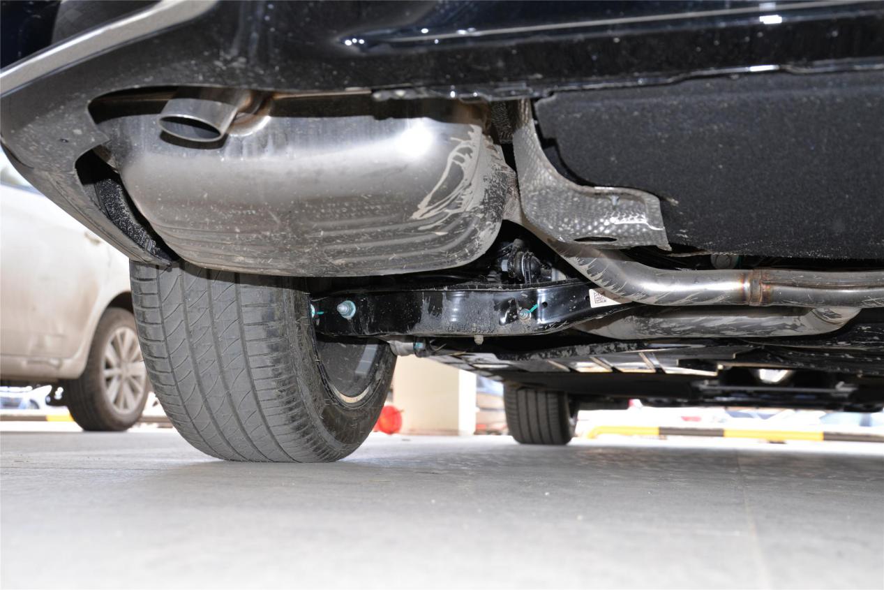 迈腾为啥不如君越,迈腾为什么不抗撞