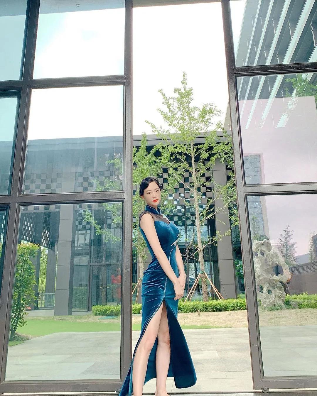 李成敏身材写真照片,拥有魔鬼身材的李成敏