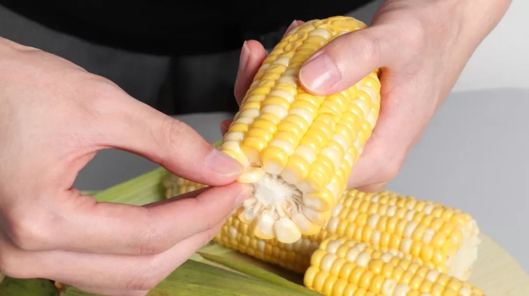 鲜嫩多汁即食水果玉米,鲜甜嫩玉米