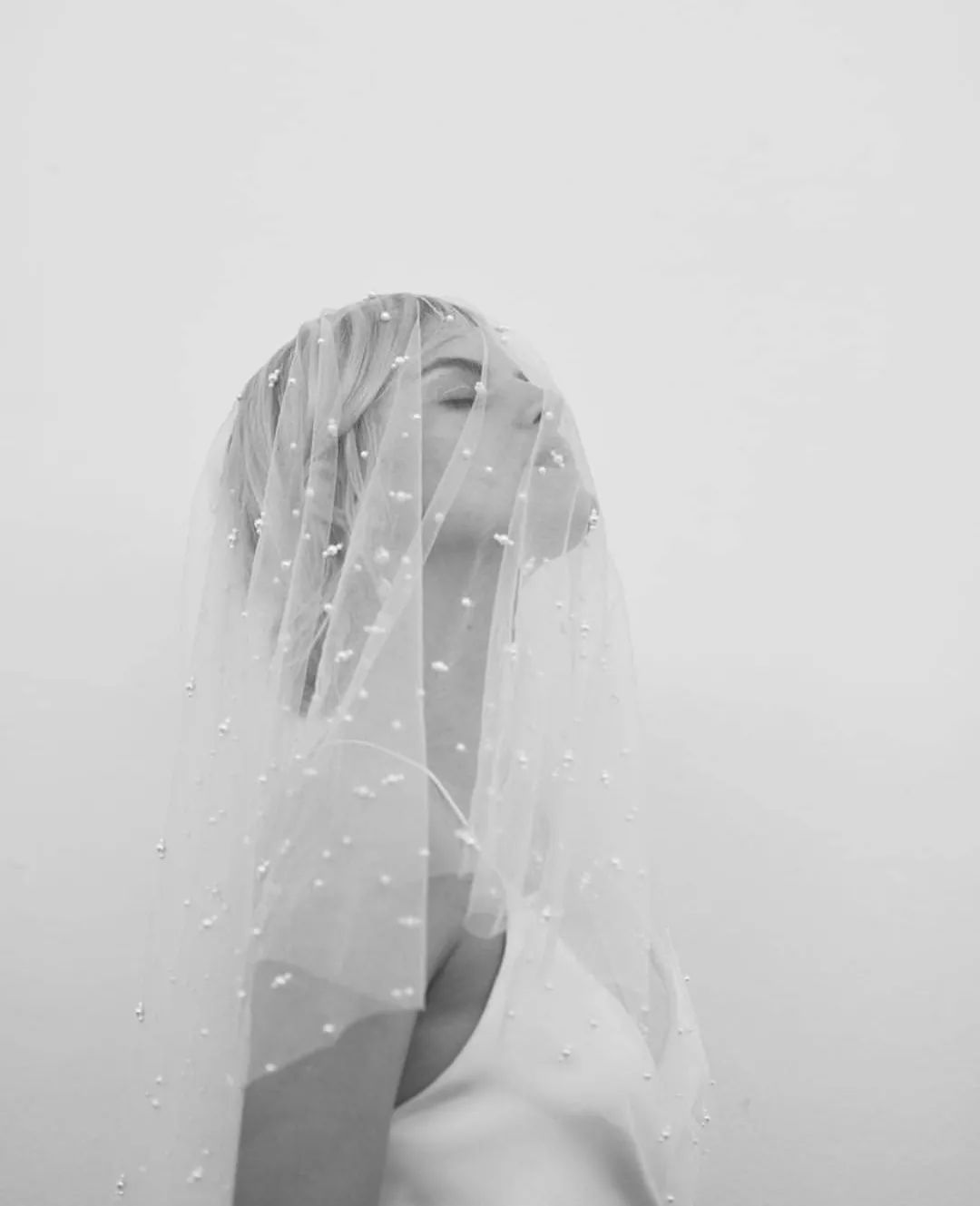 婚纱搭出时髦感｜不到百元的6件单品，手把手教给你