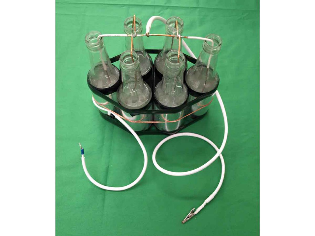 成为雷电法王很简单，用6个啤酒瓶和日常用品，就能做特斯拉线圈