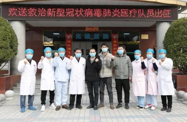 “每一个危重患者的好转,都意味着我们距胜利又近了一步”——记平顶山市二院第一批援鄂医疗队