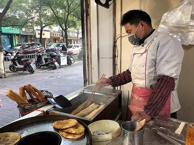 海小、曙光中学、二中……宁波这5所学校边上的老底子早餐，很多人毕业了还念念不忘……