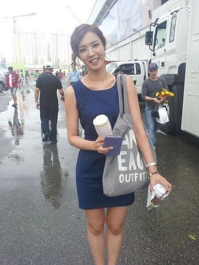 韩国女演员仁英的照片,韩国黄仁英身材