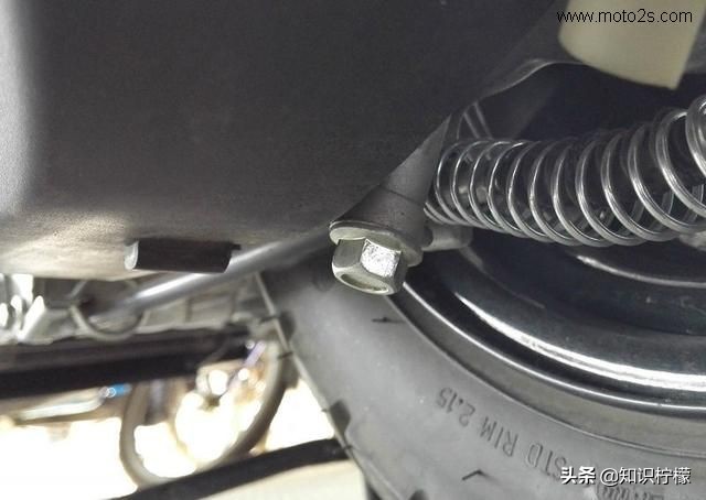 本田踏板摩托车齿轮油更换,踏板摩托车齿轮油多久更换一次