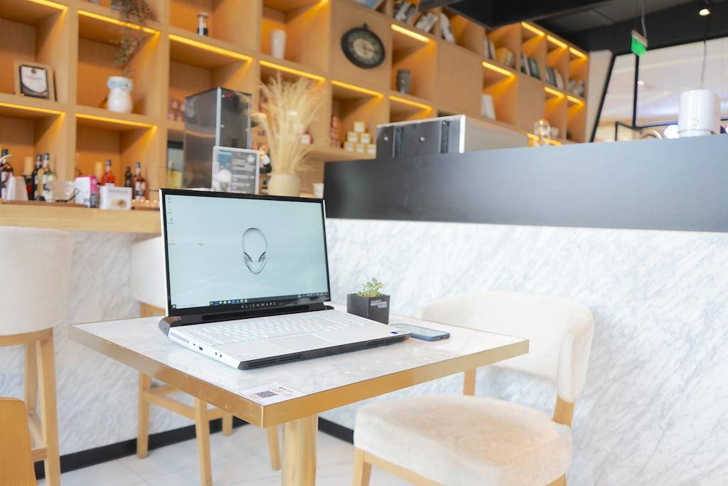 给你40000块，你是选择买一台这样的笔记本还是北京的一个平方