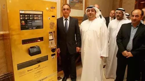 靠捡垃圾成为千亿富豪,靠捡垃圾成为千亿富翁合集