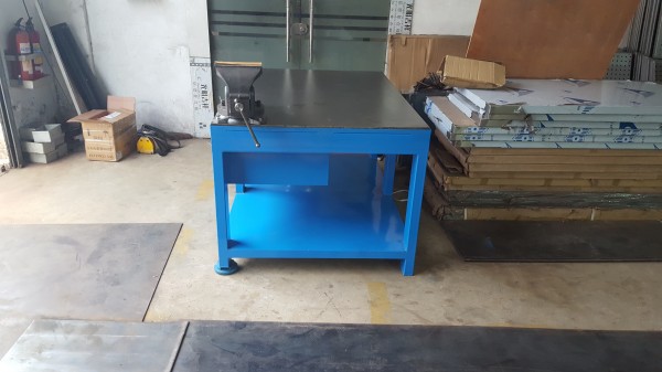 深圳模具钳工工作台,深圳福永塑胶模具钳工