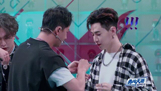 街舞4总决赛喊一波王炸,街舞4总决赛一波王炸应援现场