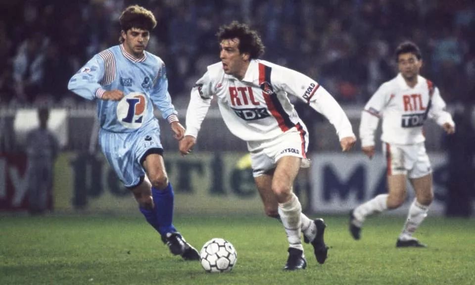 巴黎主场对皇马,巴黎主场和客场球衣