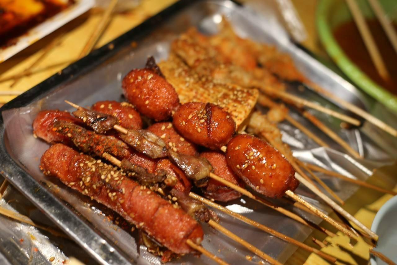 摆摊卖炸串怎样才能脱颖而出,炸串摆摊创业的真实经历