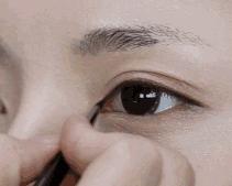 画眼线的步骤初学者,画眼线原来这么简单