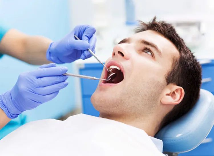 网红竹炭牙膏真的有用吗 (抖音竹炭洗白牙膏是真的吗)